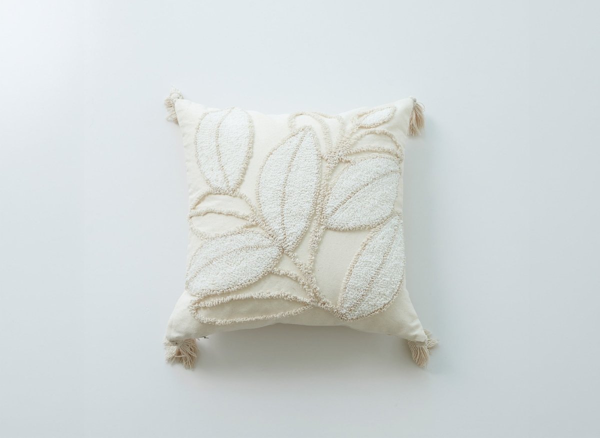 Coussin beige à motif floral 45x45 cm ALESIA