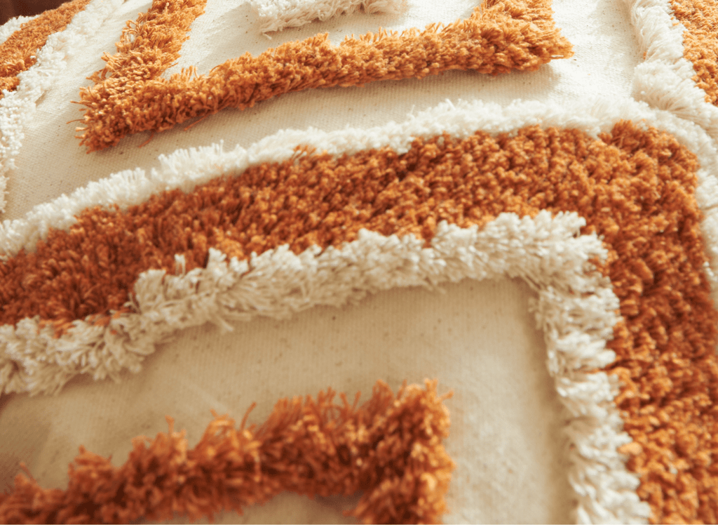 Coussin beige à motif losange orange 45x45 cm NIVLA