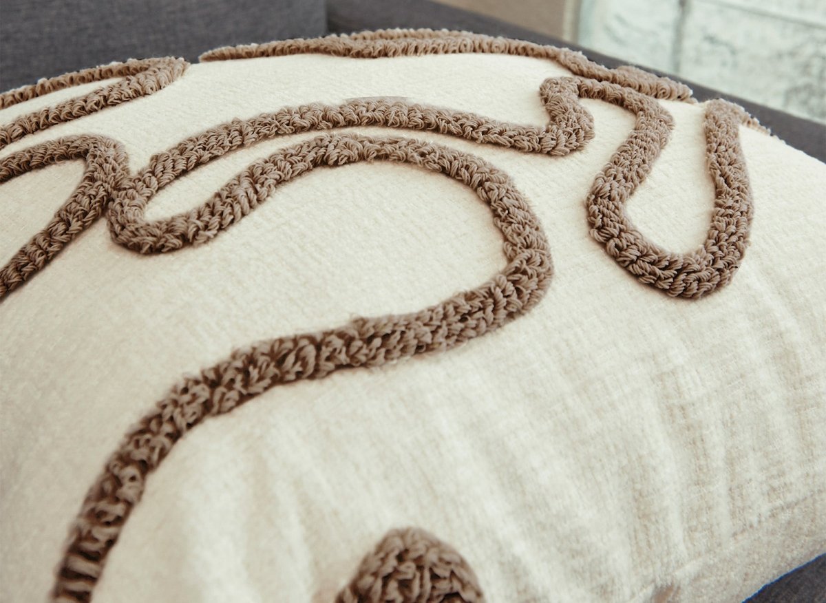 Coussin beige à motifs marrons 45x45 cm BROOKLYN