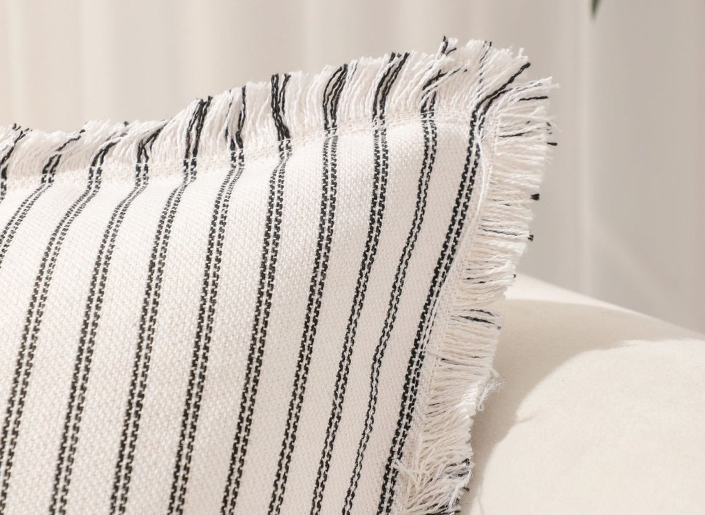 Coussin blanc à rayures noires 45x45 cm TALINA