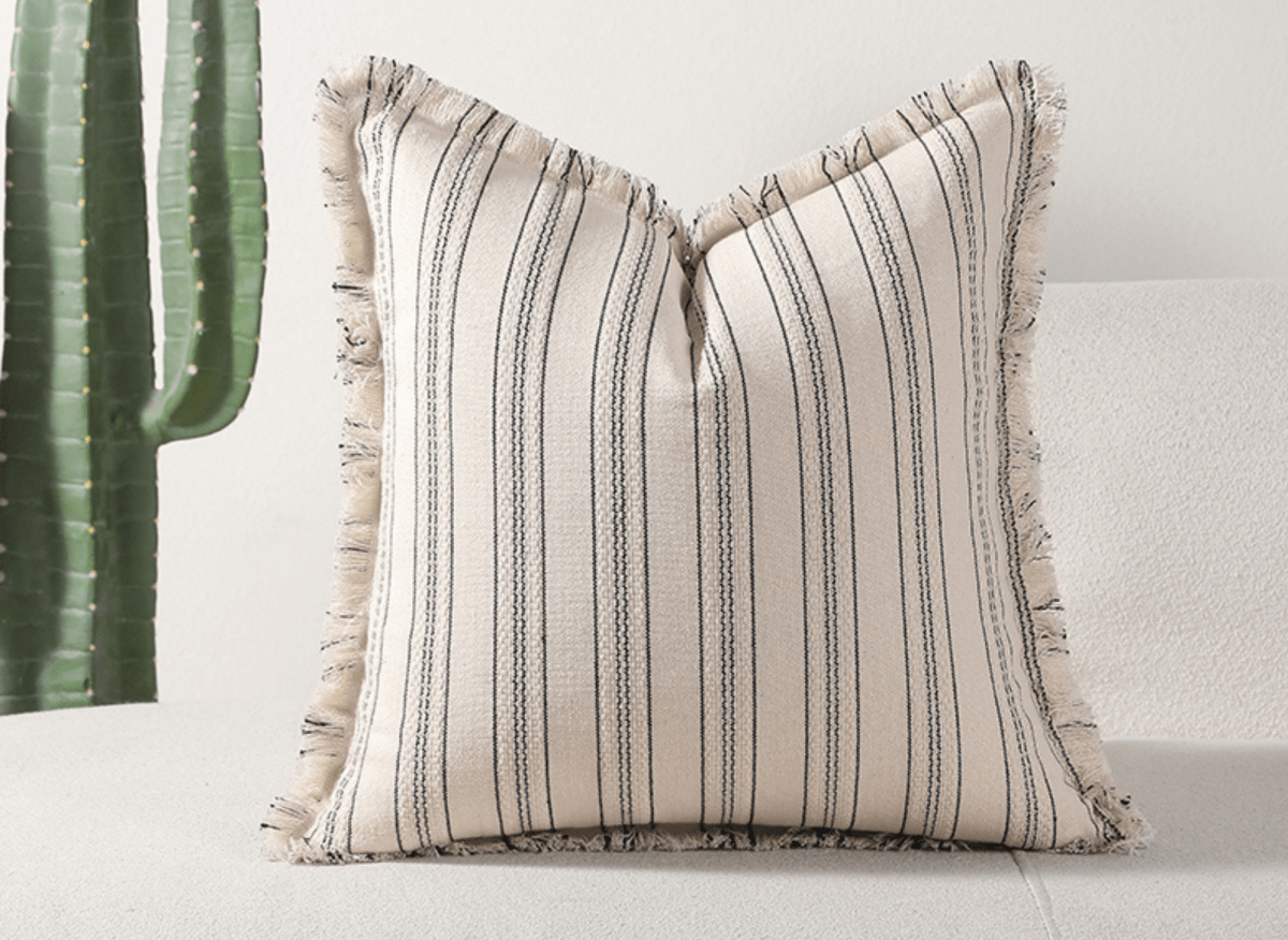 Coussin blanc écru à rayures noires texturées  45x45 cm PAVIA