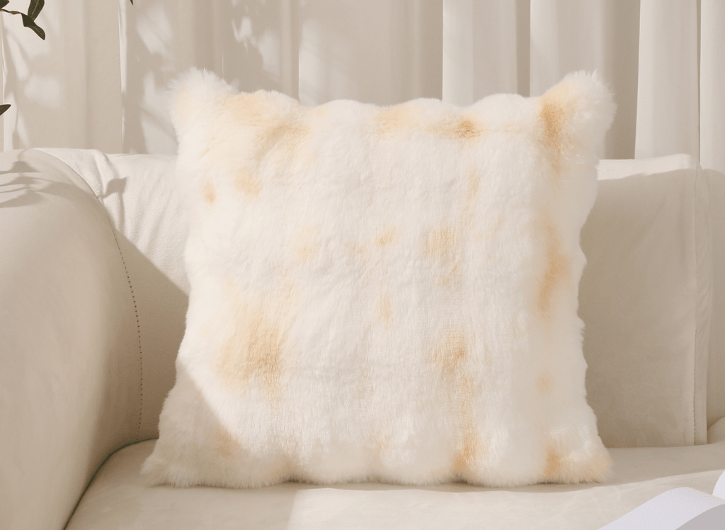 Coussin blanc et beige effet fourrure 45x45 cm KAELA