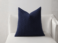 Coussin bleu marine en tissu texturé doux 45x45 cm DUNE