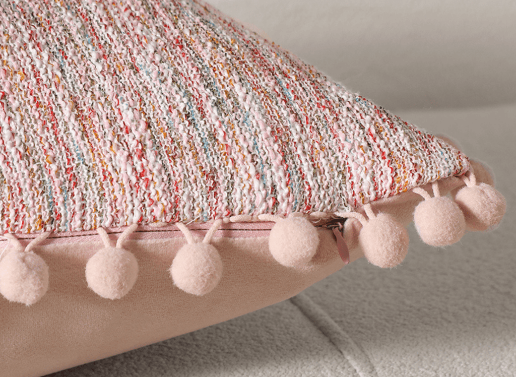 Coussin rose en tweed avec ponpons 45x45 cm POPINE