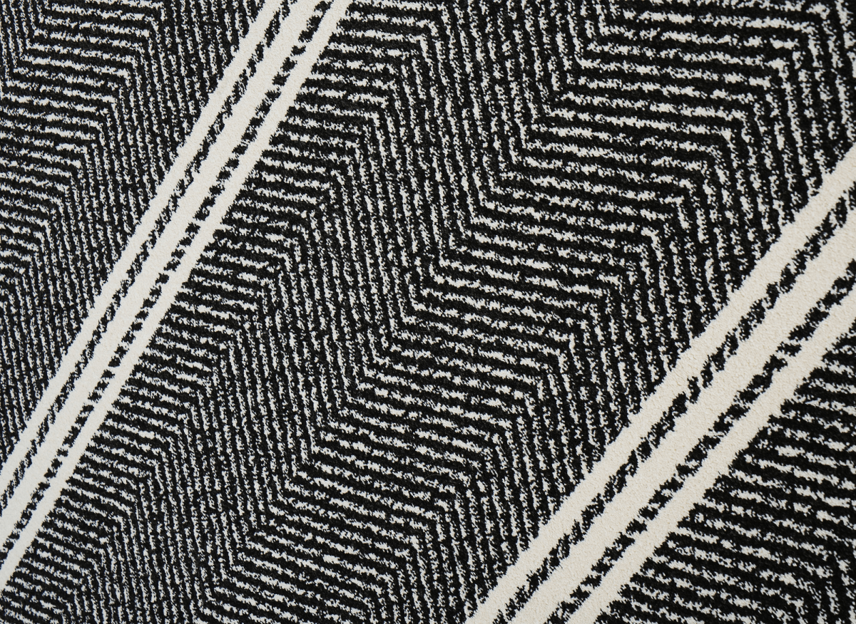 Tapis noir à motifs chevrons blancs 160 x 230 cm AIDA